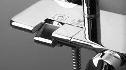 Deszczownica z baterią prysznicową i połką chrom Boro NER_04PM