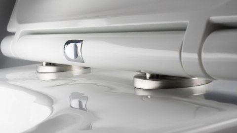 ROUND - Miska WC z deską bezkołnierzowa - biały - CGRD6ZPW